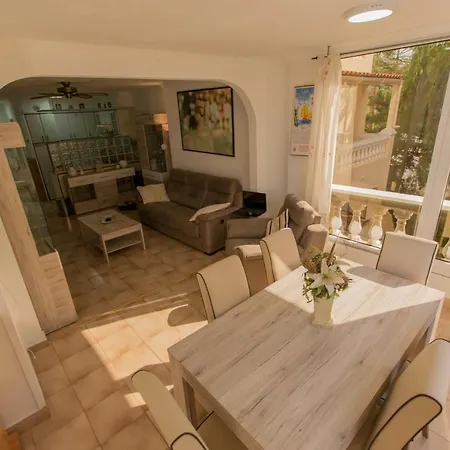 Harbour 2 Bedrooms - Tenesol Rentals Apartment *
