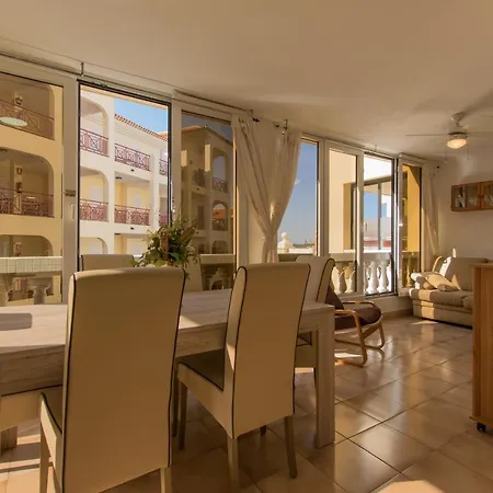 Apartment Harbour 2 Bedrooms - Tenesol Rentals *